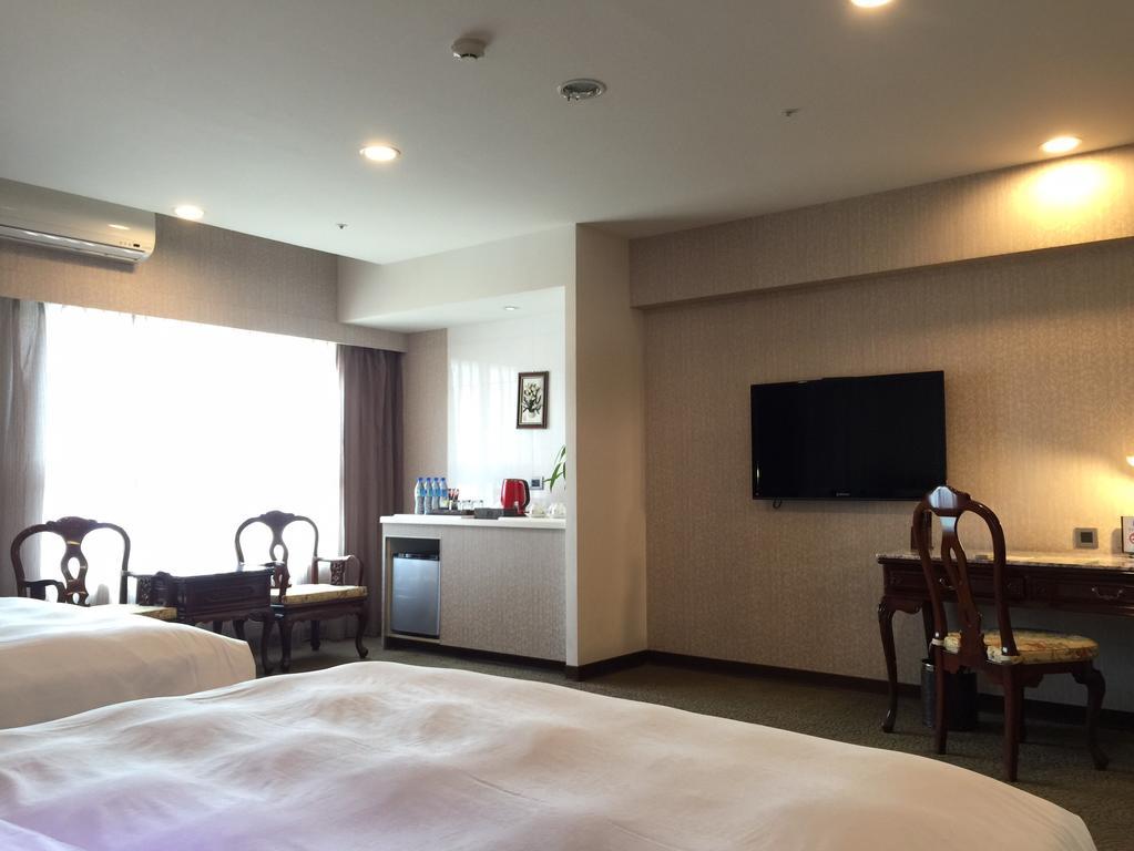 Royal Seasons Hotel Taichung‧Zhongkang Екстериор снимка