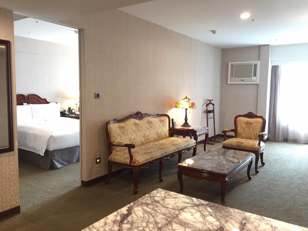 Royal Seasons Hotel Taichung‧Zhongkang Екстериор снимка